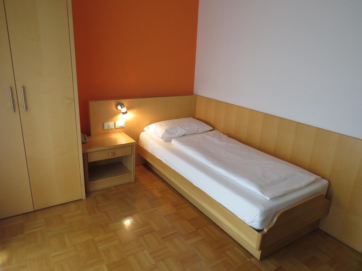 Garni Domus Mea Hotel Merano Kültér fotó